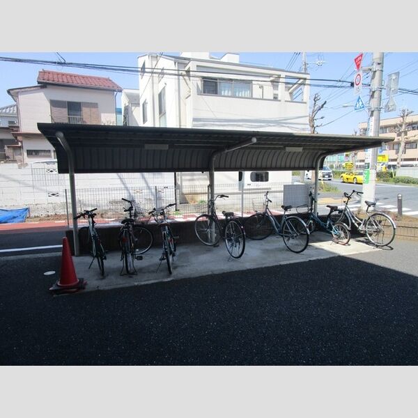 レーブロジュメン 駐輪場