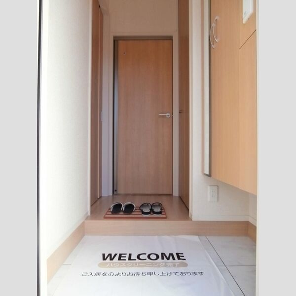 メゾン ド プリュネ　A 玄関