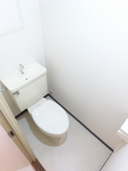 ライオンズマンション伊勢佐木町第二 トイレ