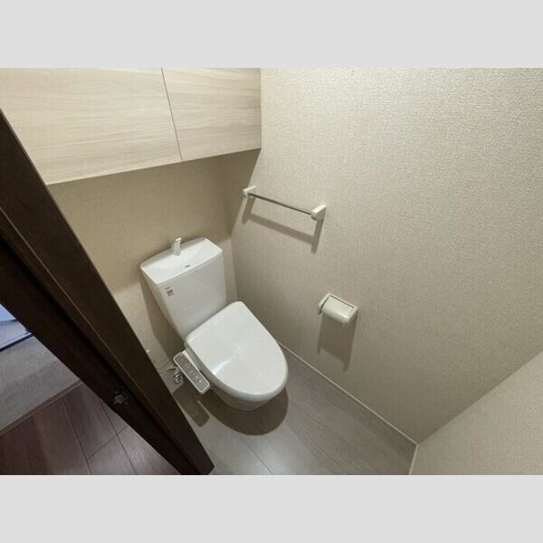 ハイクレスト105号室 トイレ　温水洗浄暖房便座