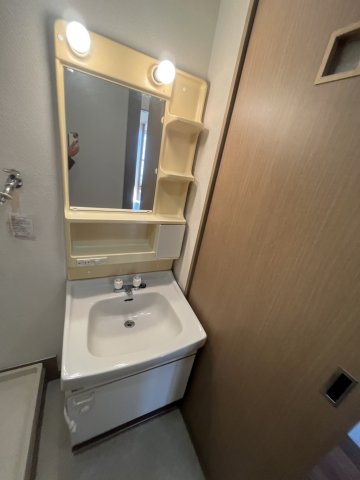 プリュニエラバン 洗面