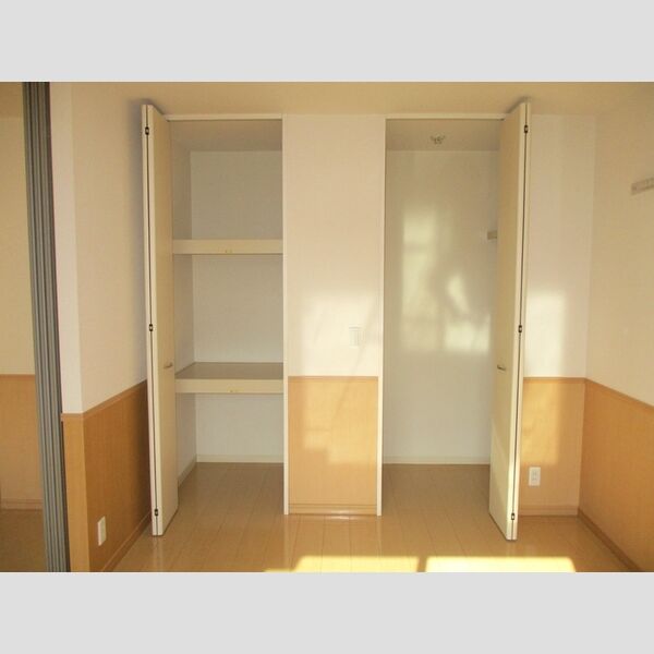 グランメールⅡ105号室 クローゼット