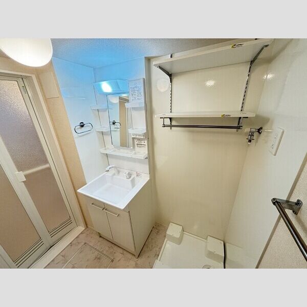 モンターニュロンド 洗髪洗面化粧台・室内洗濯機置き場