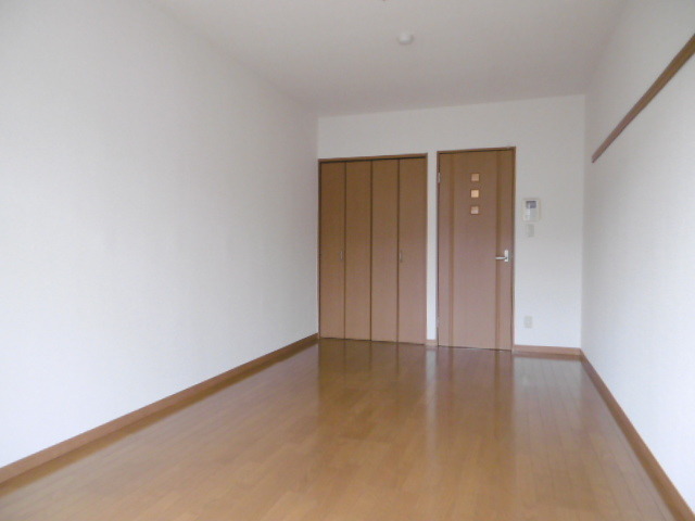 レオミノール明神町 居室2