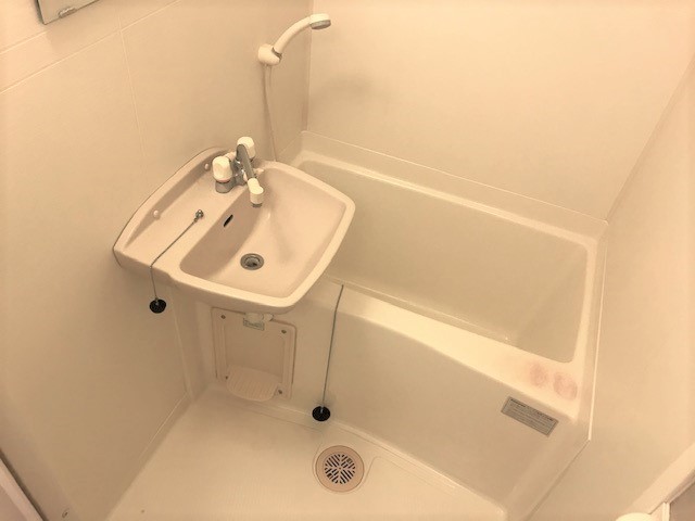 レオパレスリヴェール 玄関