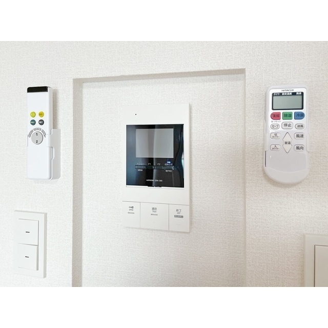 アーバハイツ六町環七北通り0605号室 モニターホン・各種リモコン