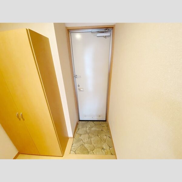 アヴェニール志津　A302号室 玄関