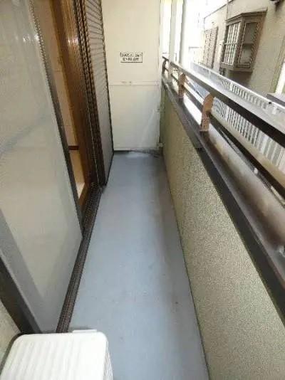 グランデュール白楽202号室 大きめの専用バルコニー