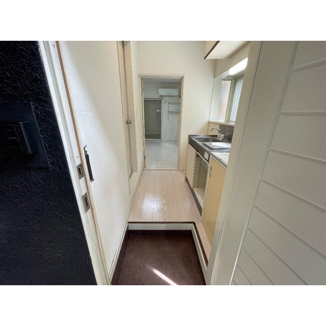 清水ハイツ 玄関