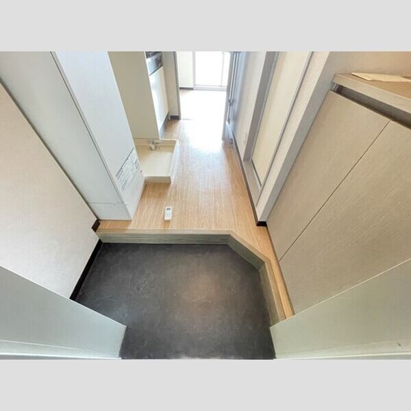 コンフォール小泉 玄関