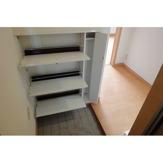 ヴィンテージ日ノ出町 玄関