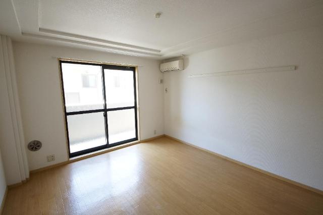 ピア・ルミナス 洋室