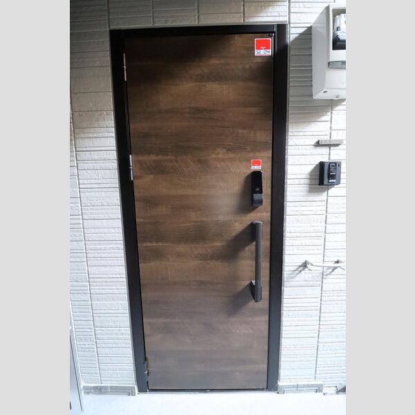 D-asset府中町203号室 玄関ドア