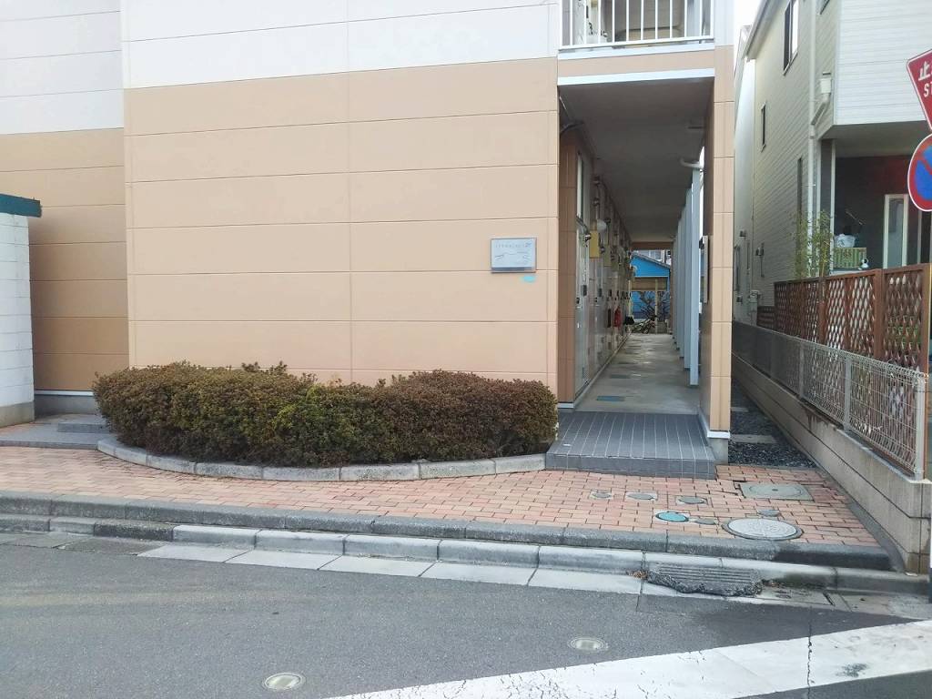 レオパレスＴＥＮ 玄関