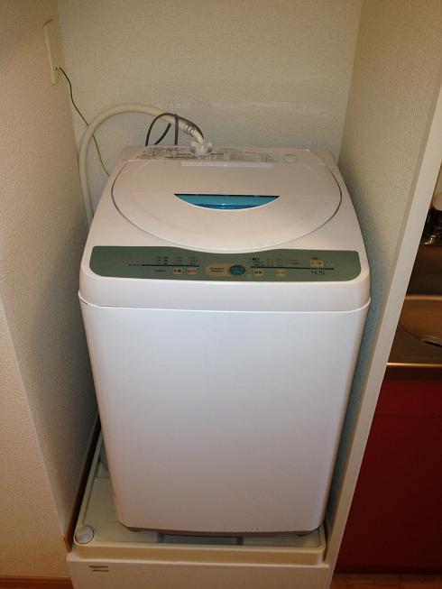 レオパレスアルファード 玄関