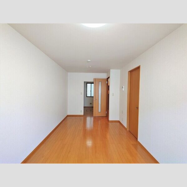 クレッセントガーデン LDK11帖(別角度)