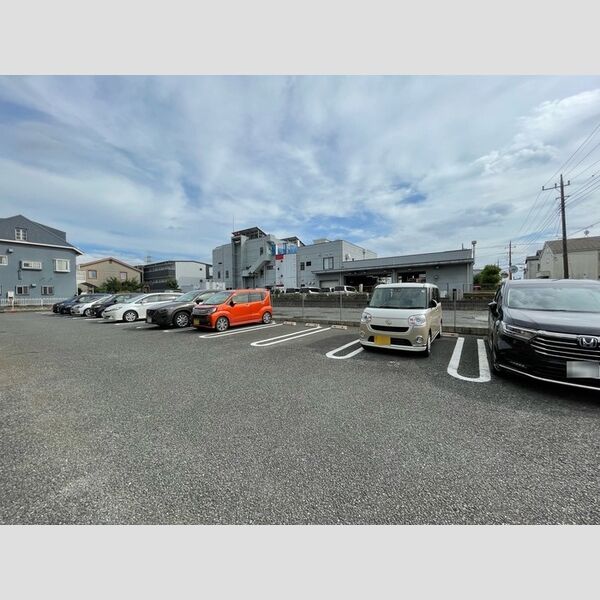 アステール 駐車場