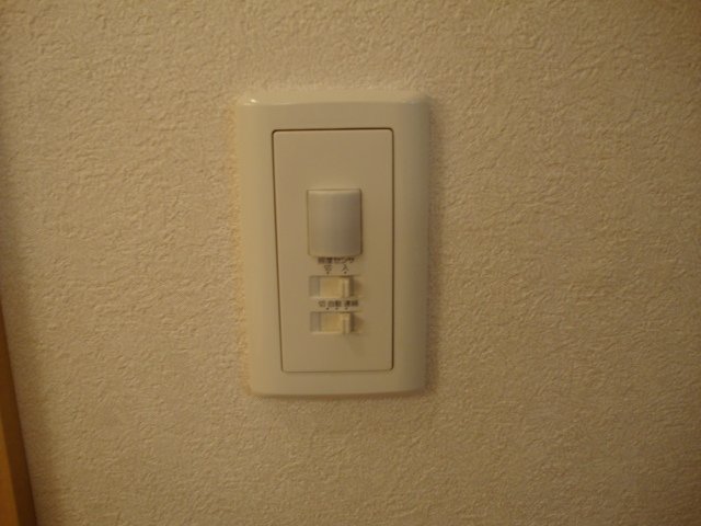 イコール・アルパイン103号室 人感センサー付照明