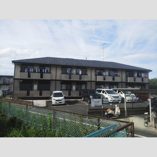 クレスト平山203号室 建物外観