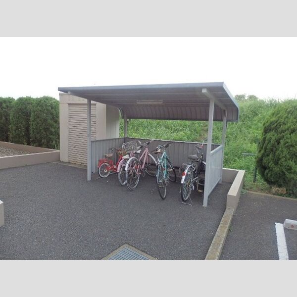 ハイツベルヴュー 駐輪場