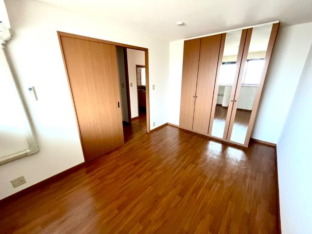 イル・プティット203号室 洋室