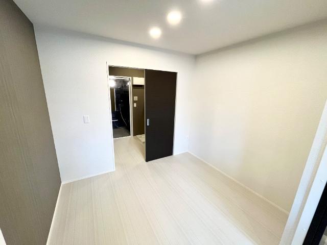 レヴメゾン神山五番館102号室 洋室（イメージ）