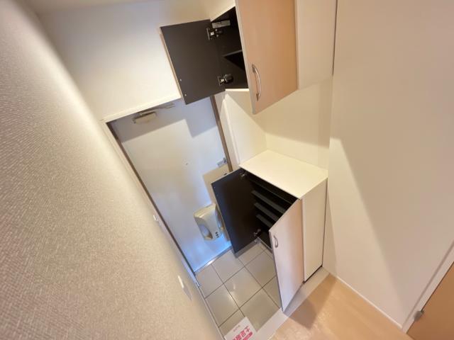 Floral Court206号室 玄関収納