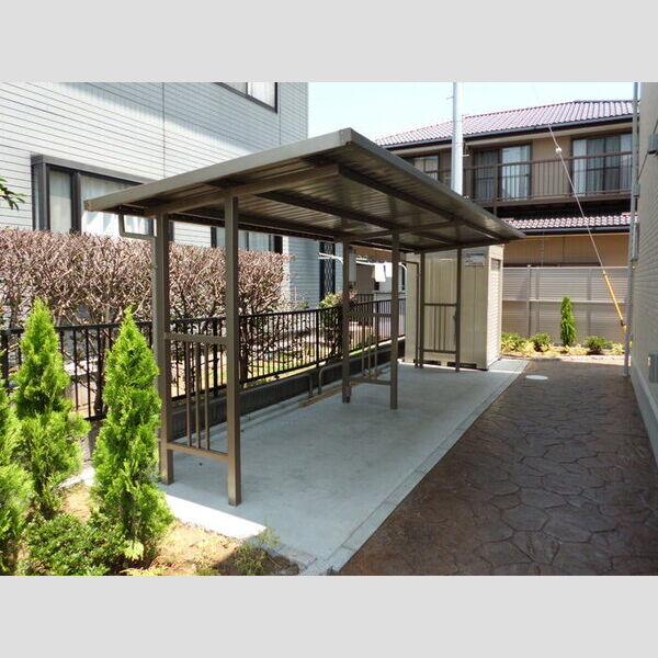 メゾンソレイユ205号室 駐輪場