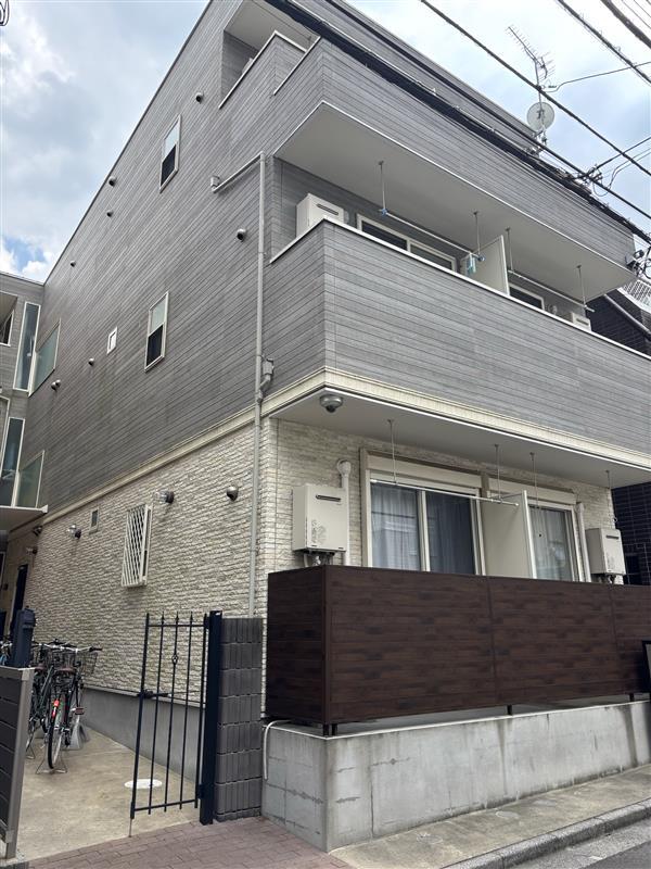 ラ・ポルト3階 外観