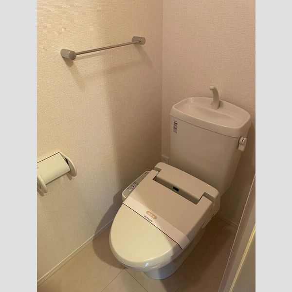 カンツォーネ・コート101号室 トイレ便座