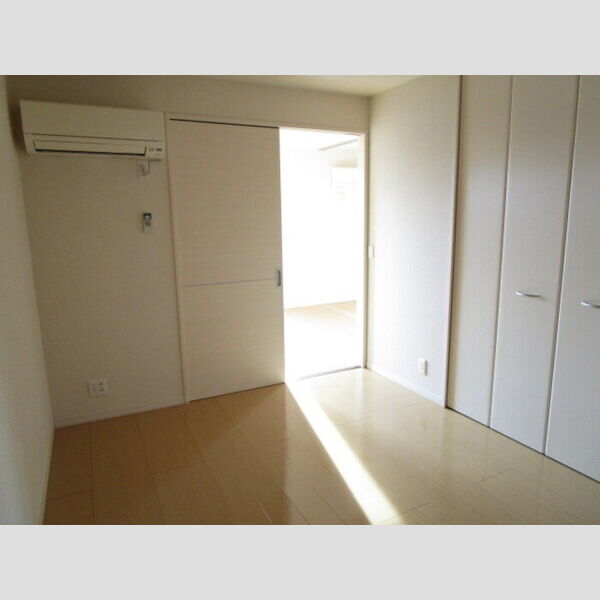 メゾン・ドゥ・ロジェ105号室 同建物別部屋の参考画像