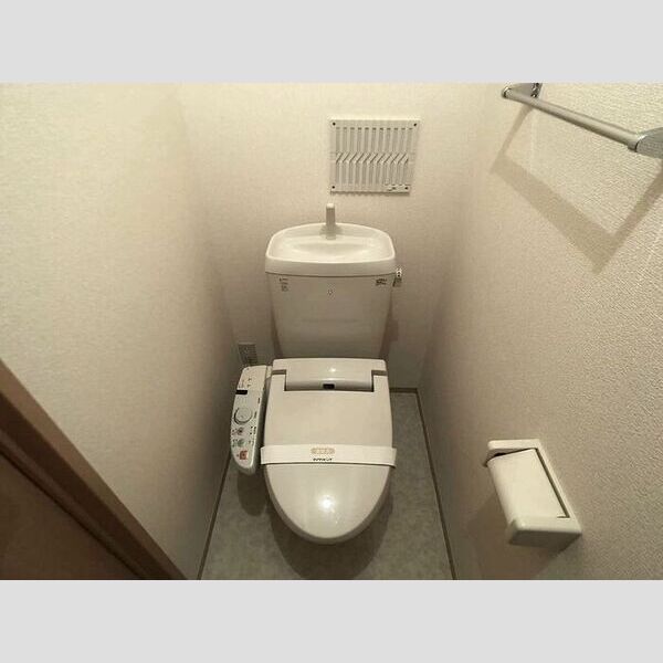 ヴィラ ルミエール　　A 温水洗浄暖房便座トイレ