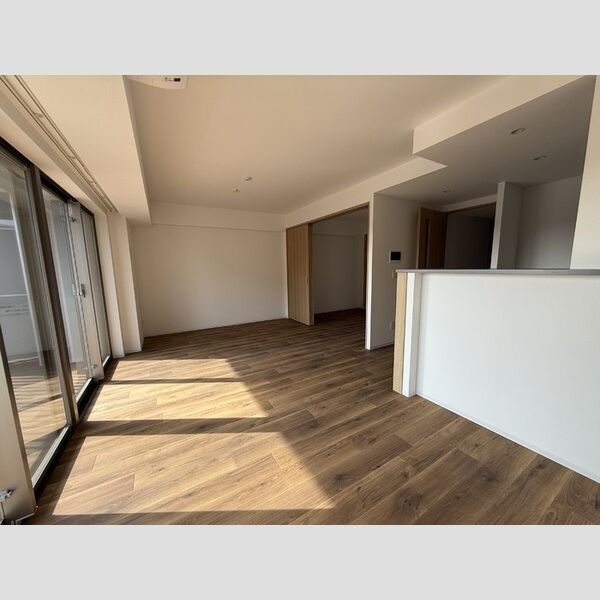 リーラ横浜川和町 リビング