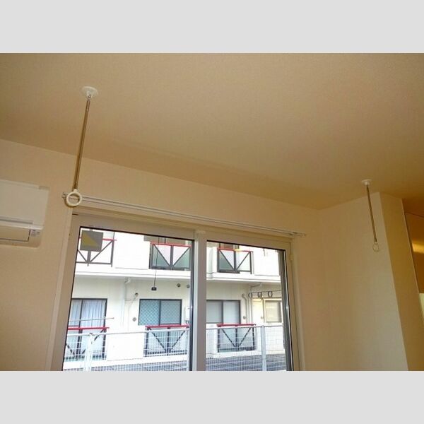 カンタービレ101号室 室内物干し