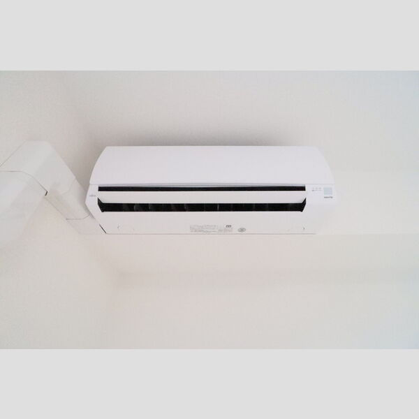 メイプルシャトー102号室 エアコン(LDK12.6帖)