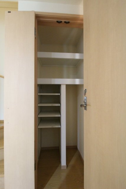 メゾンオルテ2階 収納