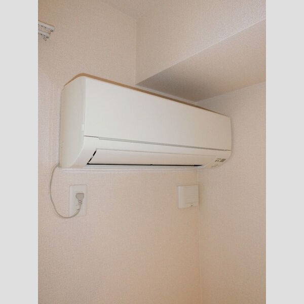 ドルチェヴィータ201号室 エアコン