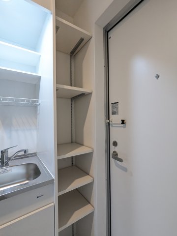 エスビーメゾン南鳩ヶ谷0102号室 収納