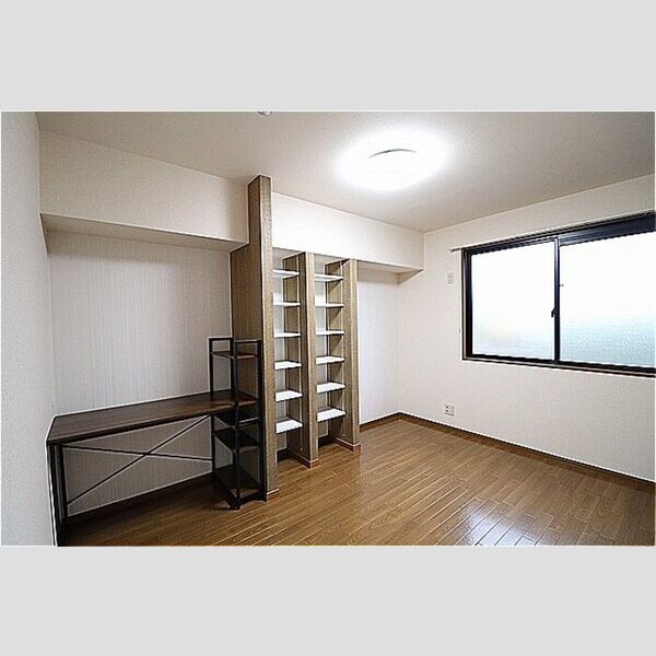 ベルボーク103号室 北側洋室