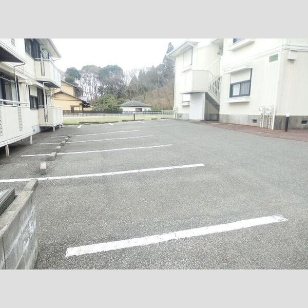 セジュール茂原公園　AB 駐車場