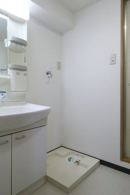 Ｓ・フラット吉祥寺 室内洗濯機置場