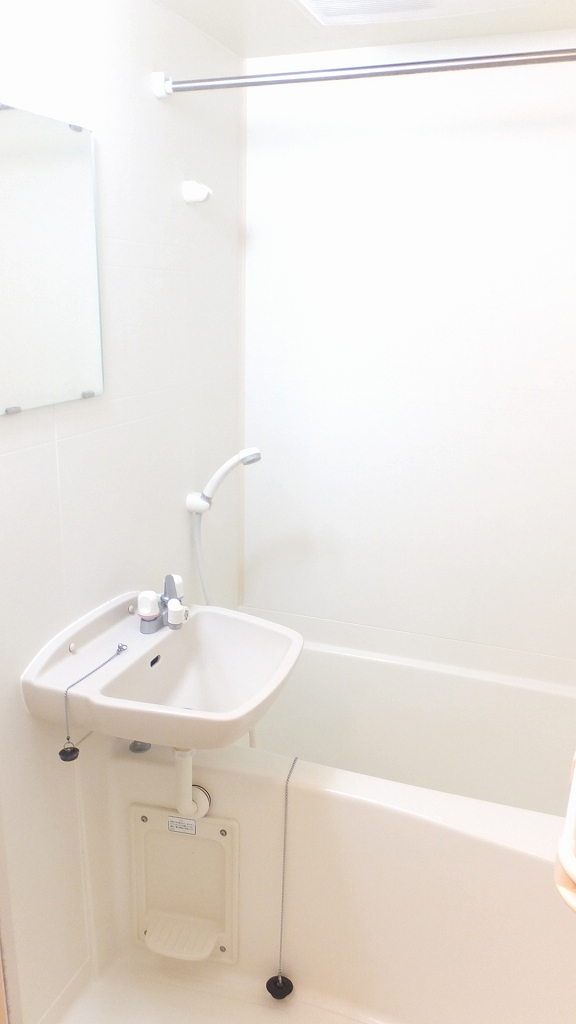 レオパレスファースト 玄関