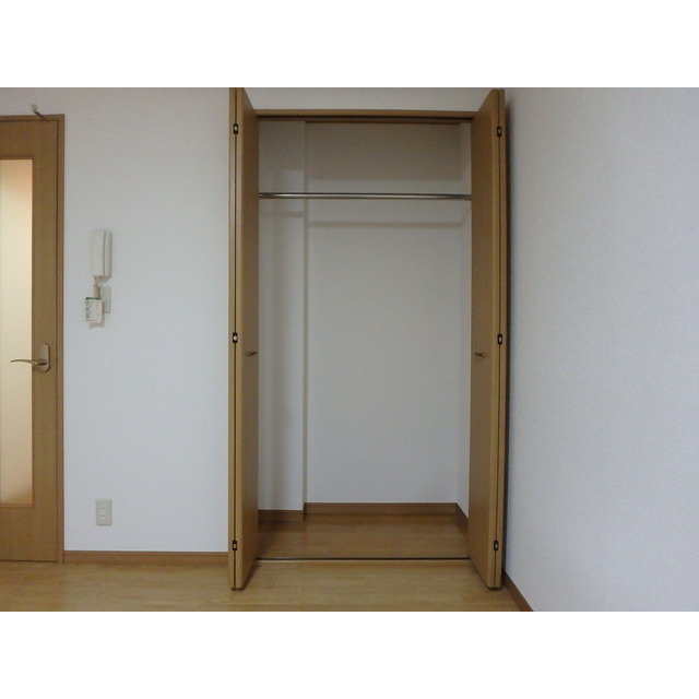 ルミエール105号室 クローゼット