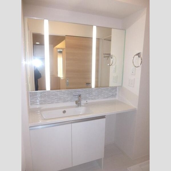 アンジュール高松203号室 洗面化粧台