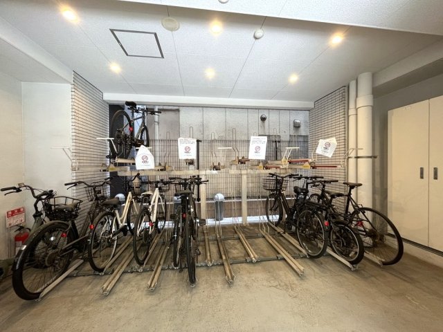 アルティザ東銀座2階 駐輪場