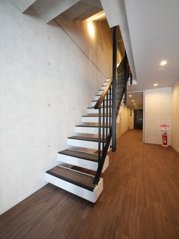 ラフィスタ蓮根4階 外観