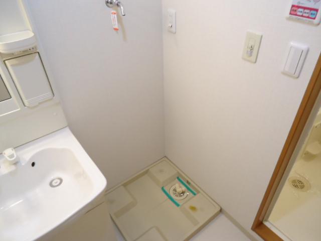 ビオス北朝霞701号室 洗濯機置場