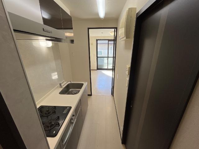 グランドロータス聖蹟202号室 玄関