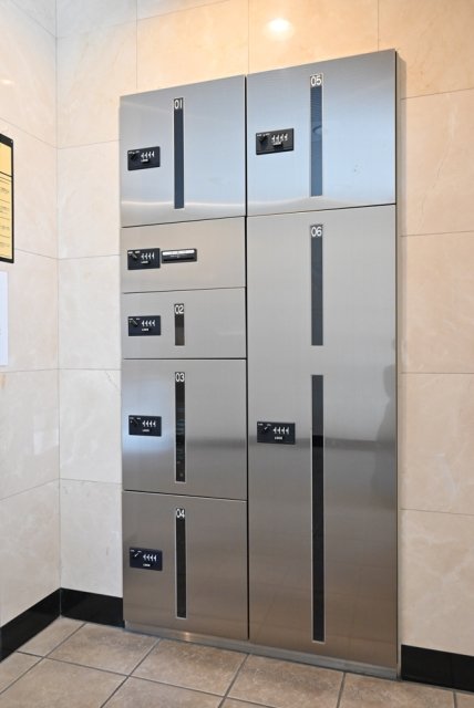 ロアール御茶ノ水妻恋坂4階 宅配BOX