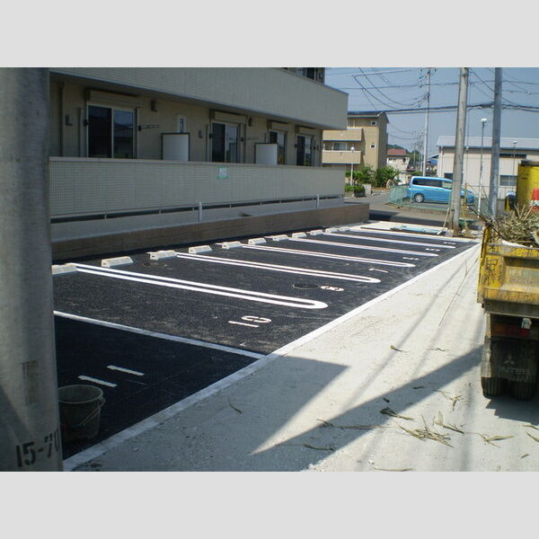 エスポワール神明 駐車場